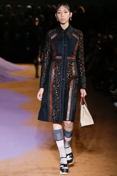 Look 14